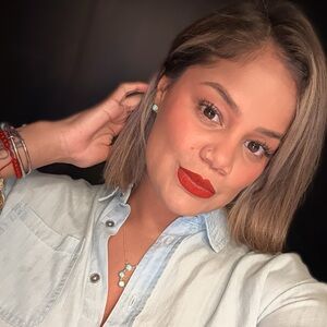 Meet your Posher, Gio. 💢